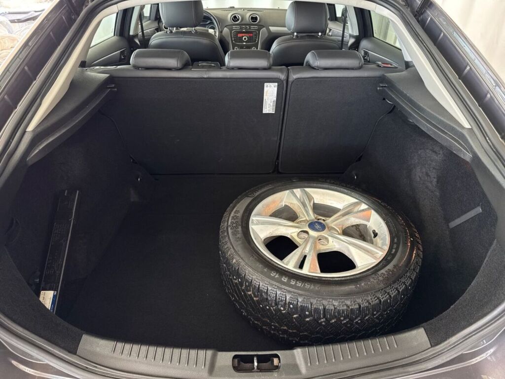 Ford Mondeo 2011 Ruskea (beige)