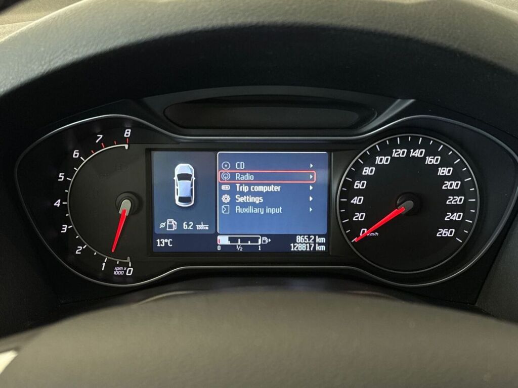 Ford Mondeo 2011 Ruskea (beige)