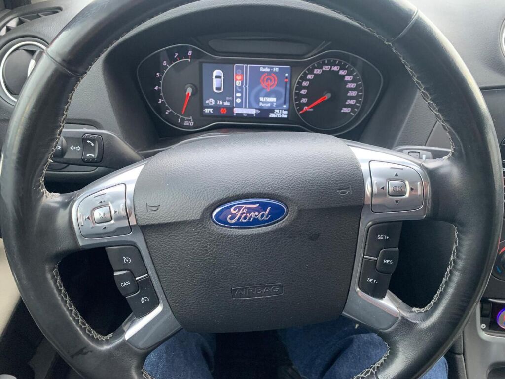 Ford Mondeo 2011 Ruskea (beige)