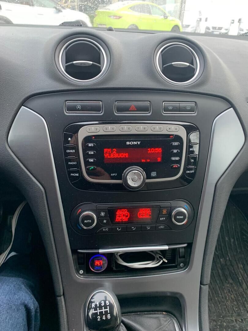 Ford Mondeo 2011 Ruskea (beige)