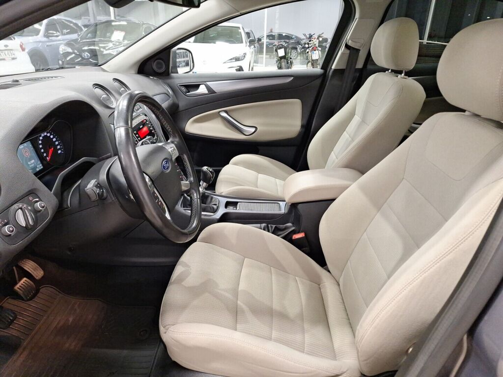 Ford Mondeo 2011 Ruskea (beige)