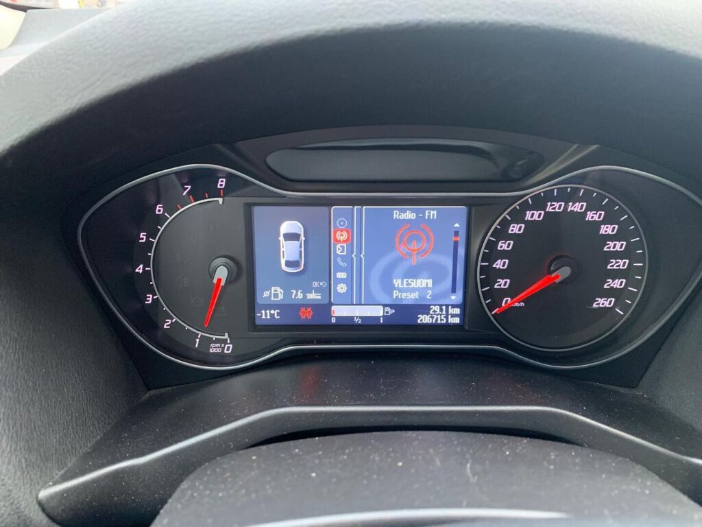 Ford Mondeo 2011 Ruskea (beige)