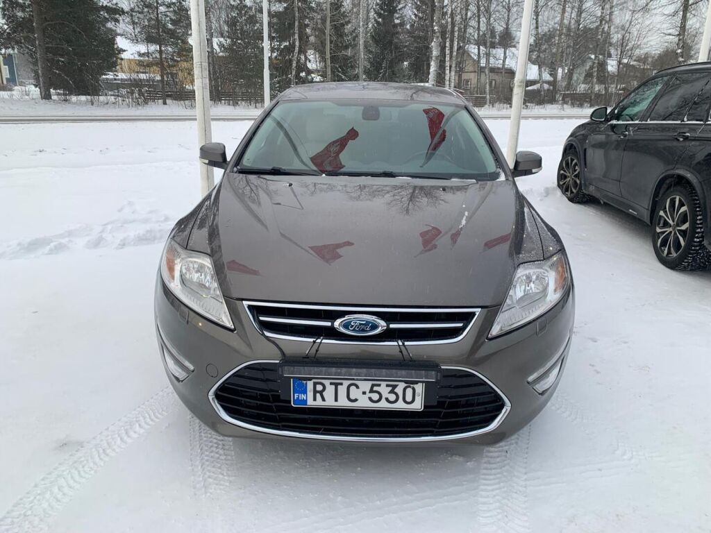 Ford Mondeo 2011 Ruskea (beige)