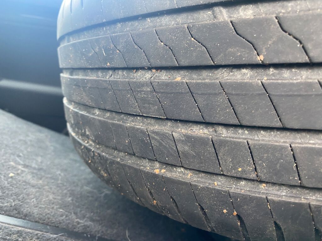 Volkswagen Golf 2011 Musta