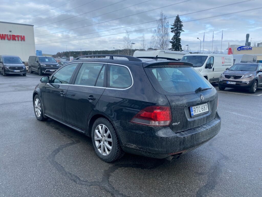 Volkswagen Golf 2011 Musta