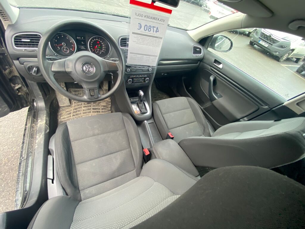 Volkswagen Golf 2011 Musta