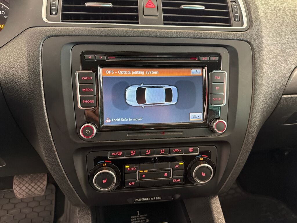 Volkswagen Jetta 2011 Valkoinen