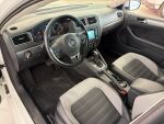 Volkswagen Jetta 2011 Valkoinen
