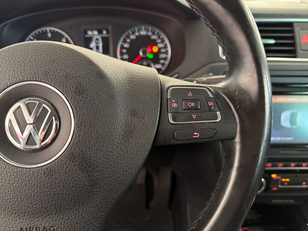 Volkswagen Jetta 2011 Valkoinen