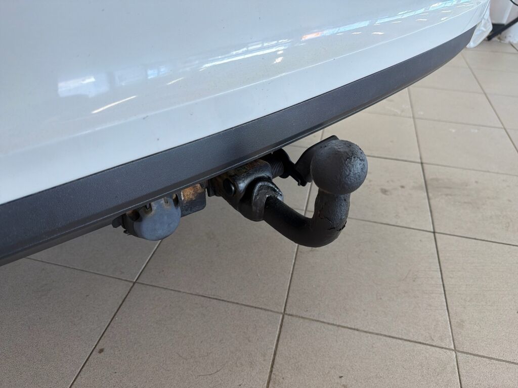 Volkswagen Jetta 2011 Valkoinen