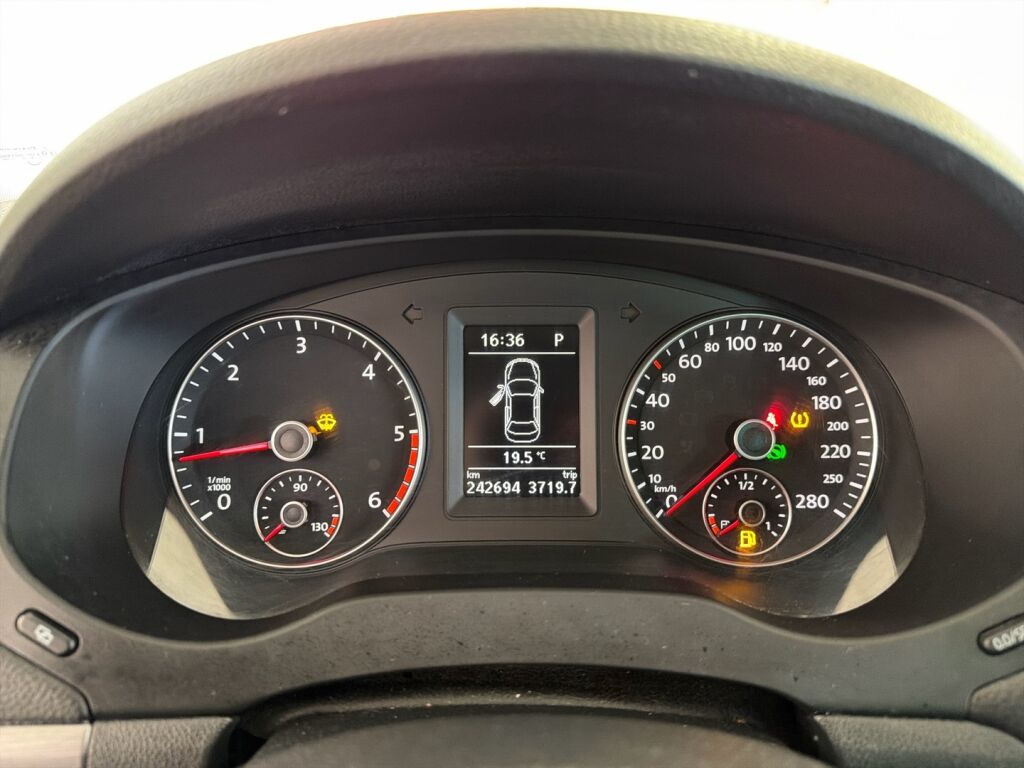 Volkswagen Jetta 2011 Valkoinen