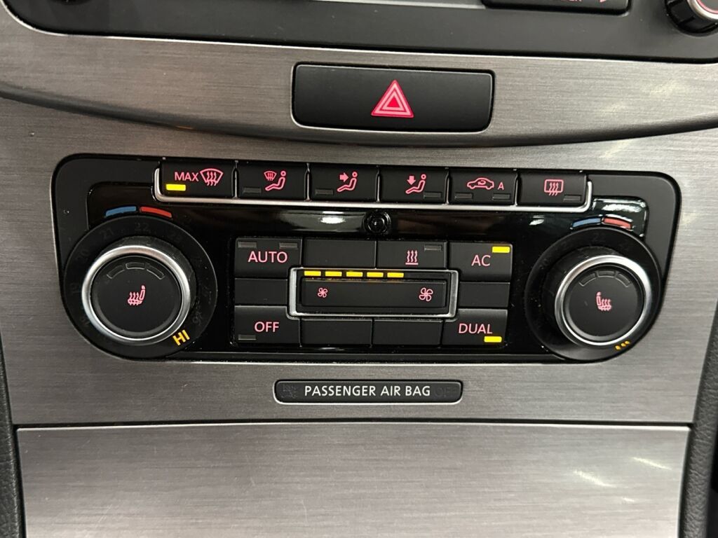 Volkswagen Passat 2011 Ruskea (beige)