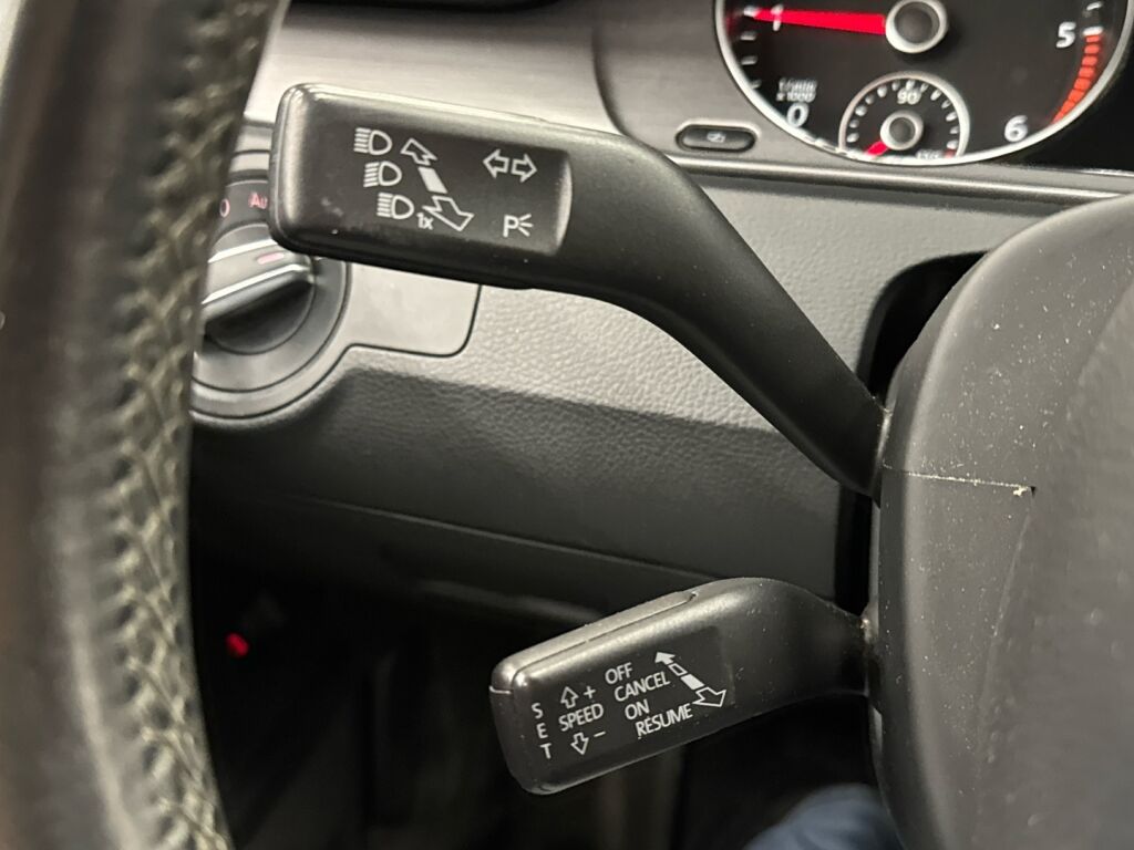 Volkswagen Passat 2011 Ruskea (beige)