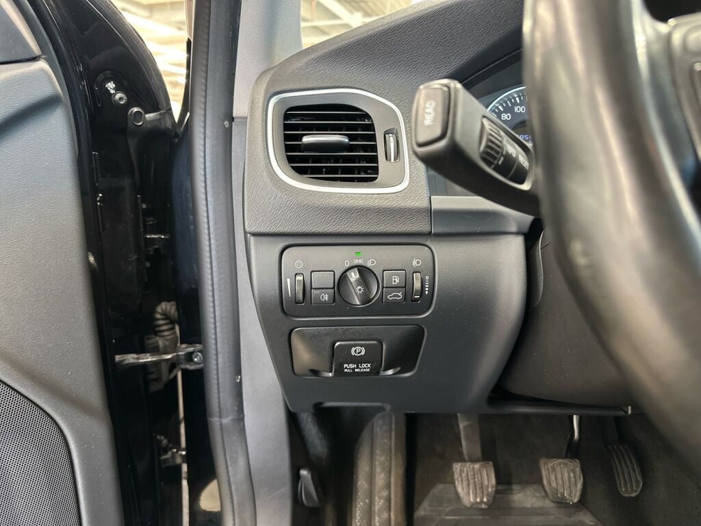 Volvo S60 2011 Musta