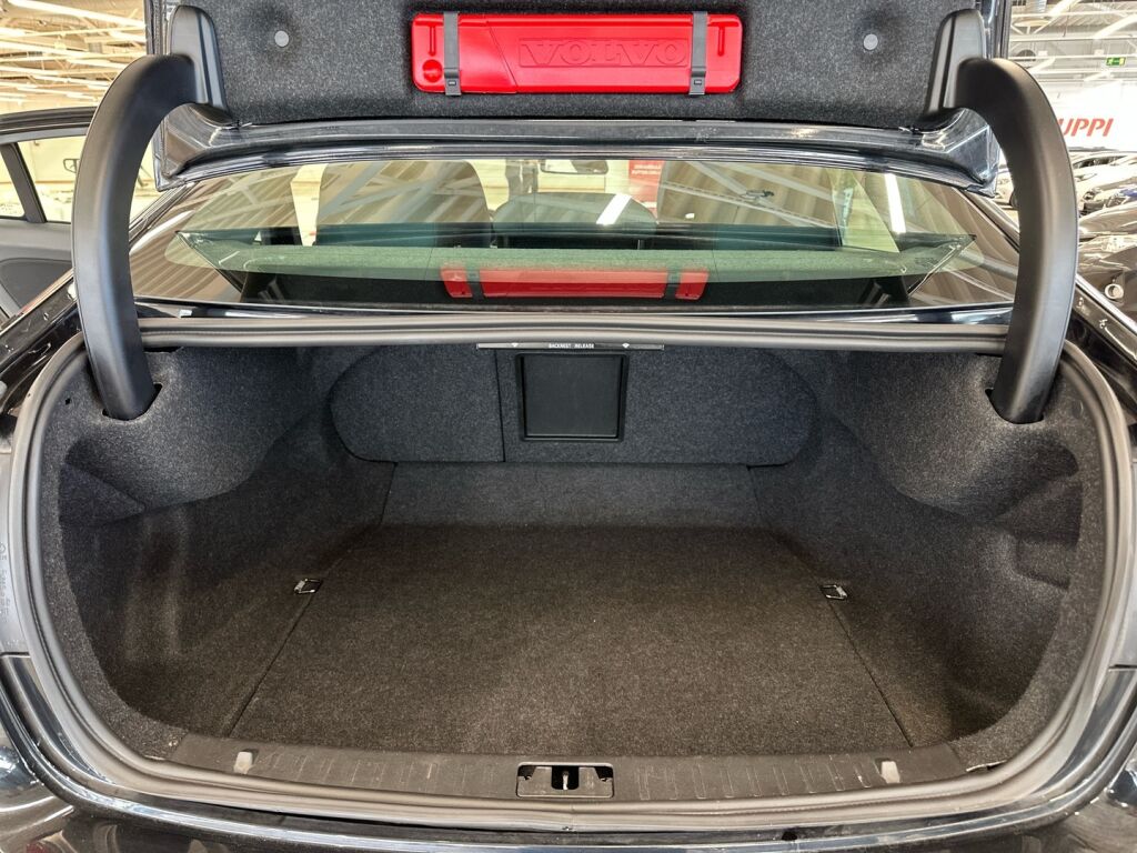 Volvo S60 2011 Musta