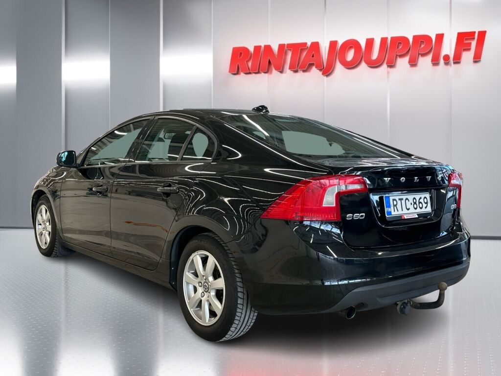 Volvo S60 2011 Musta
