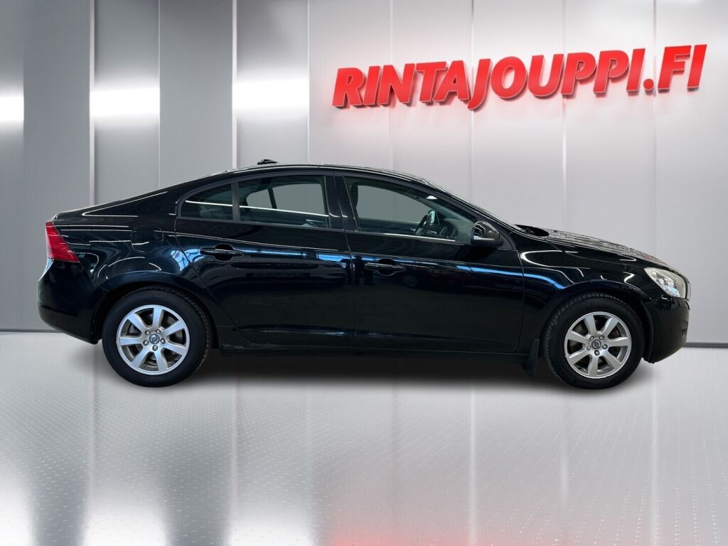 Volvo S60 2011 Musta