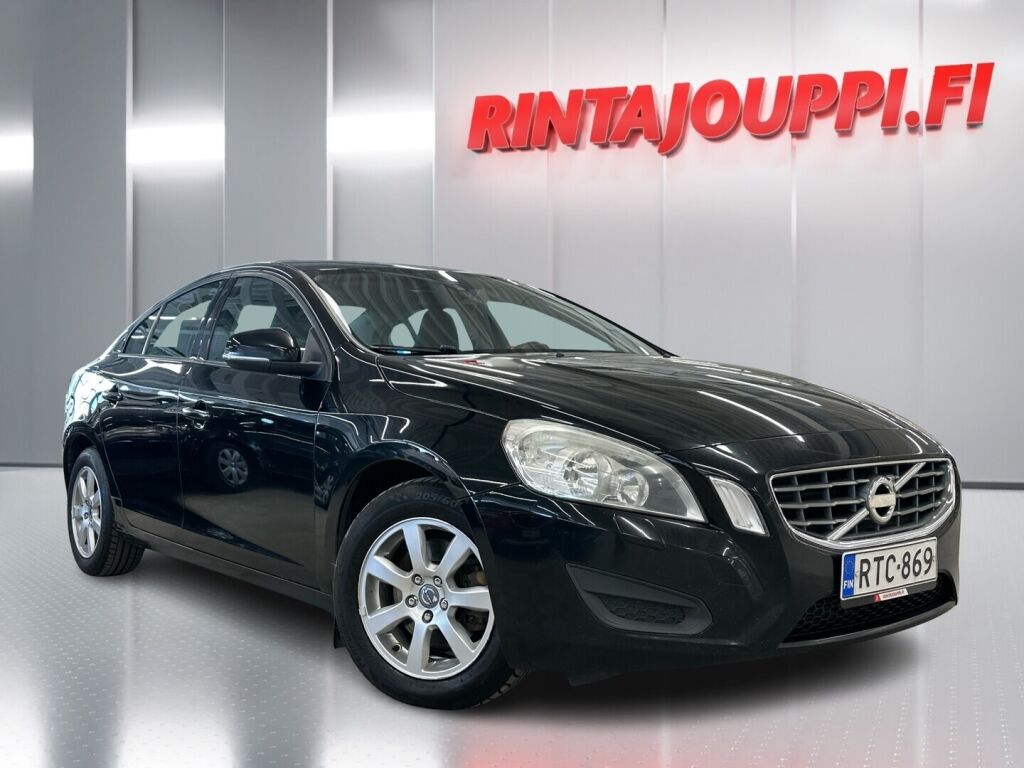 Volvo S60 2011 Musta
