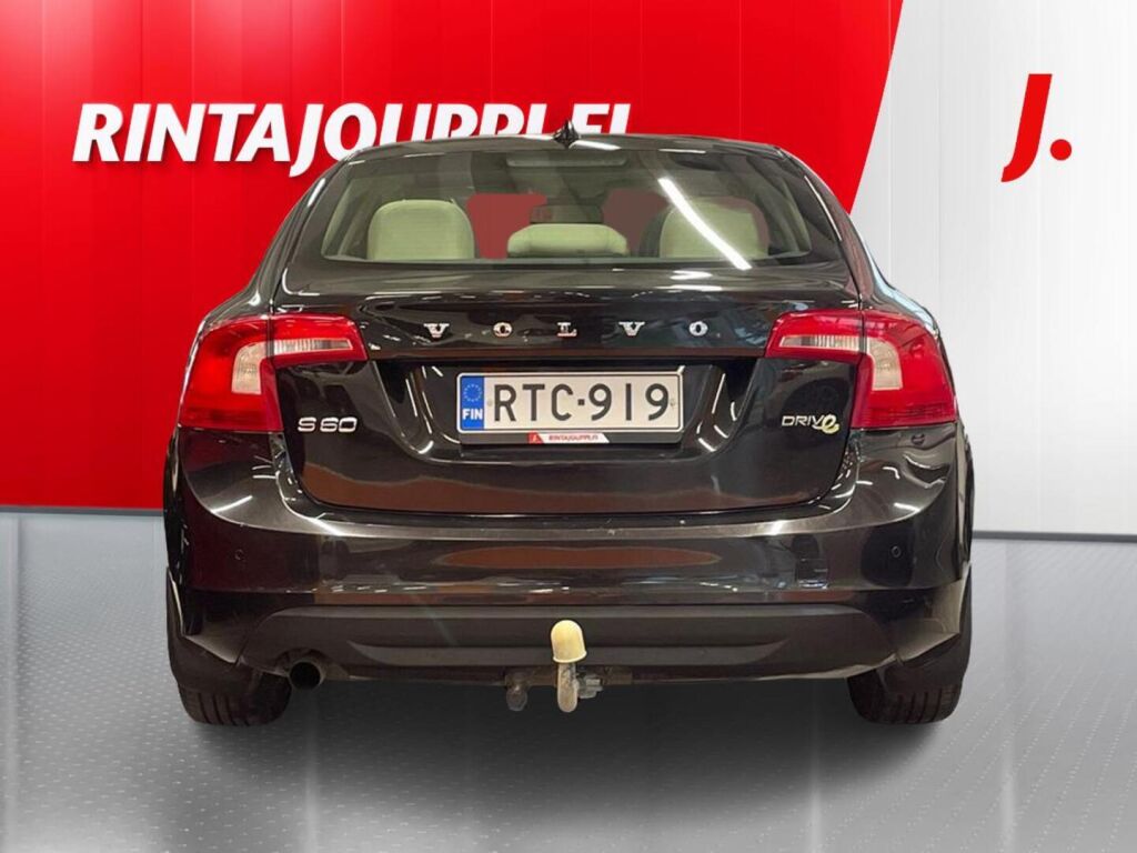 Volvo S60 2011 Musta