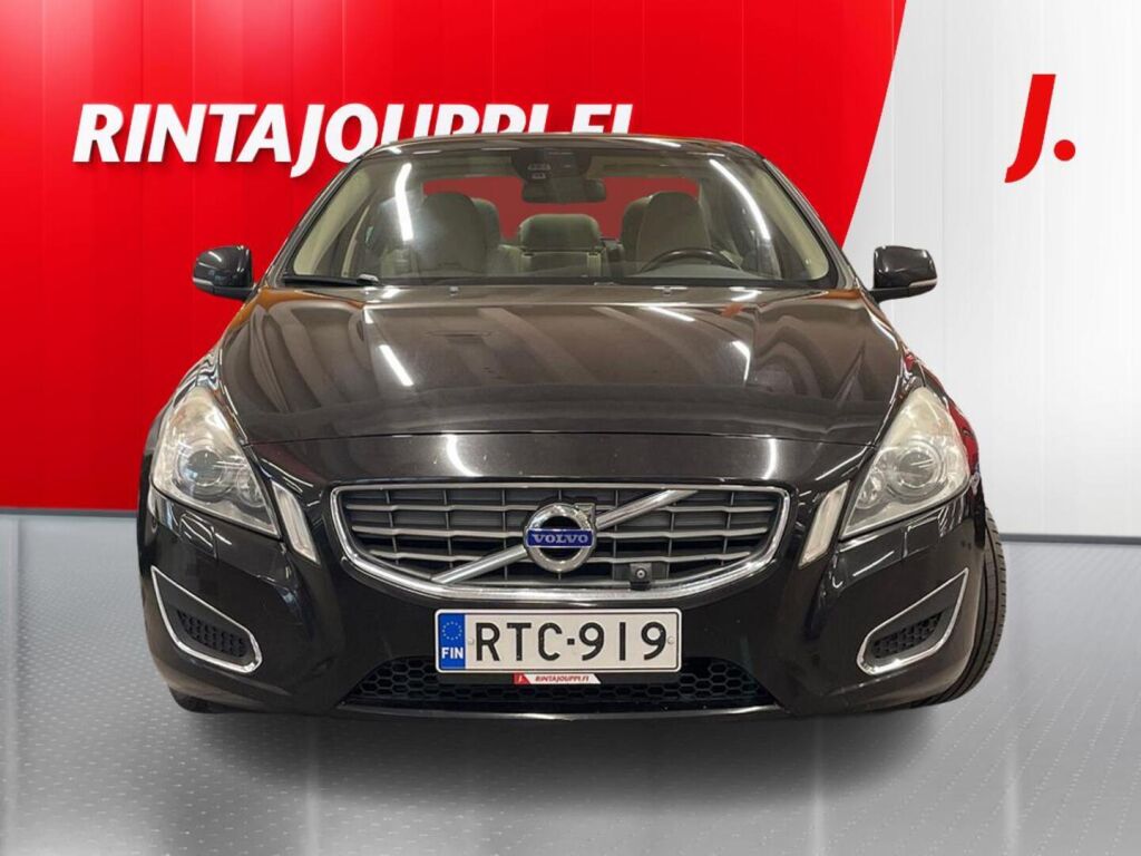 Volvo S60 2011 Musta