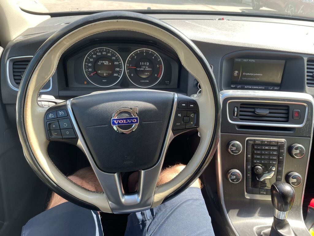 Volvo S60 2011 Musta