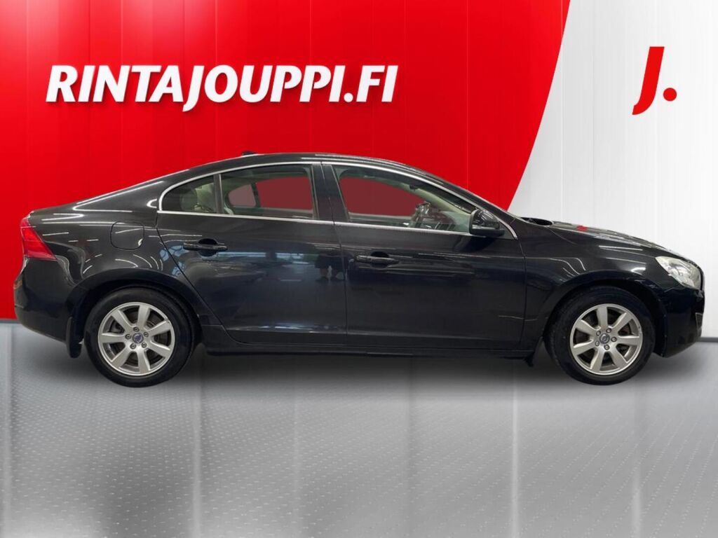 Volvo S60 2011 Musta
