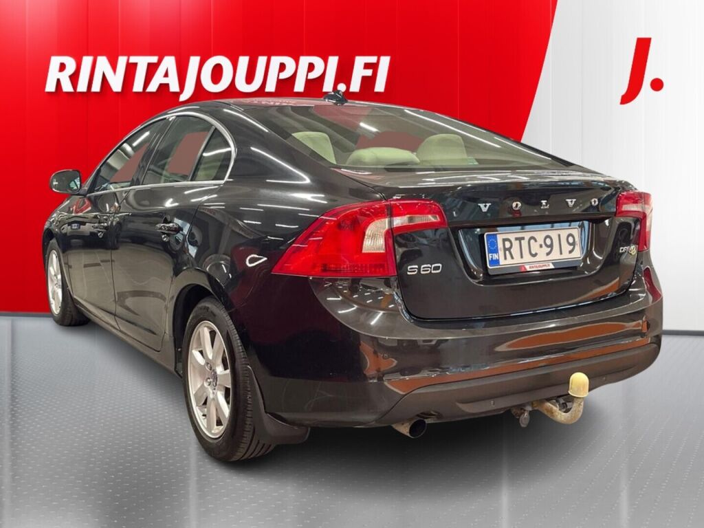 Volvo S60 2011 Musta