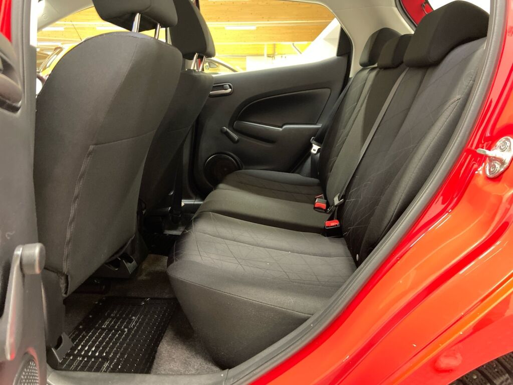 Mazda Mazda2 2011 Punainen