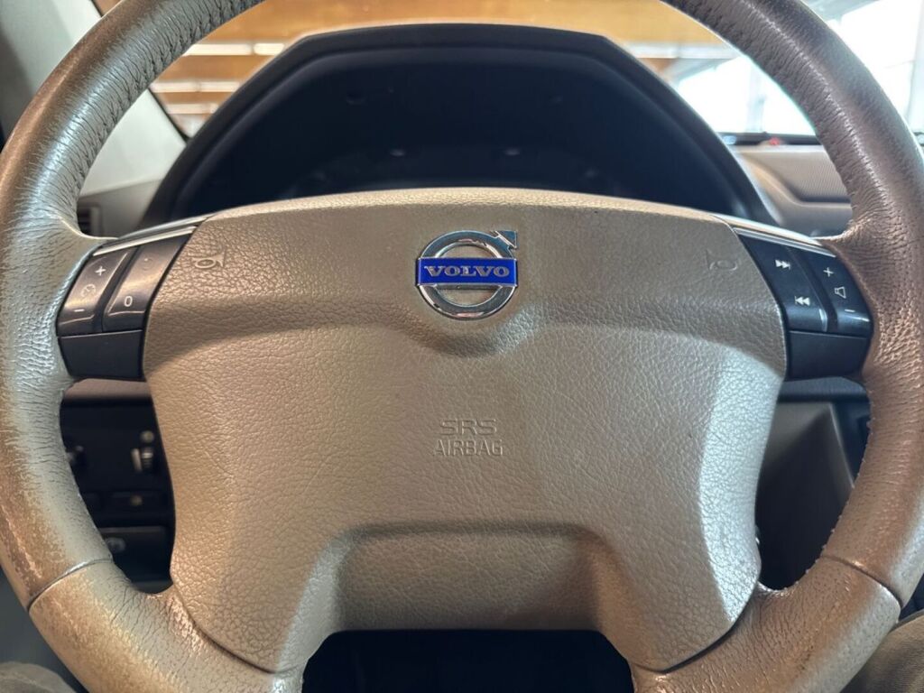 Volvo XC90 2006 Musta