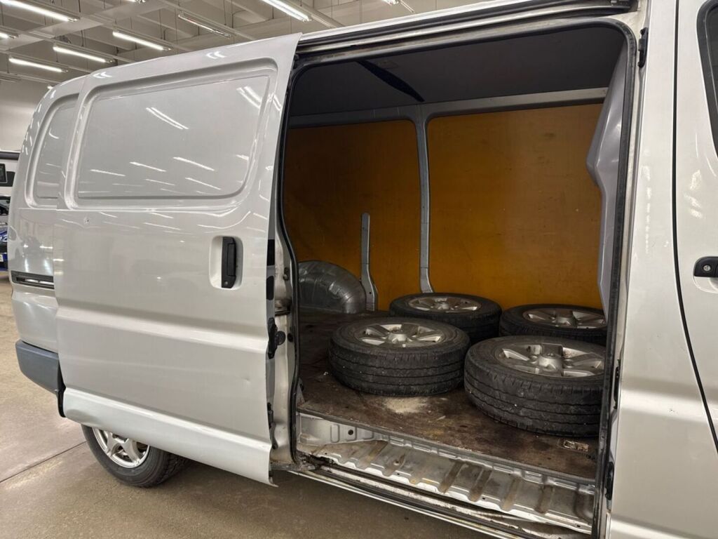 Toyota Hiace 2,5 D-4D 90 4ov pitkä 2006, bild 6/19