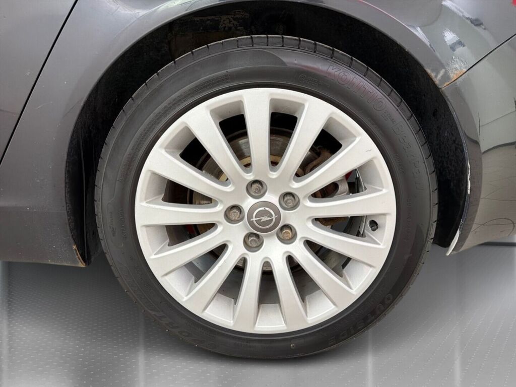 Opel Insignia 2009 Musta
