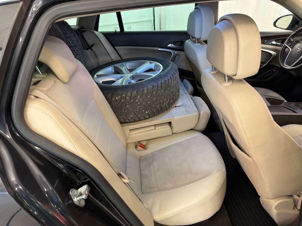 Opel Insignia 2009 Musta