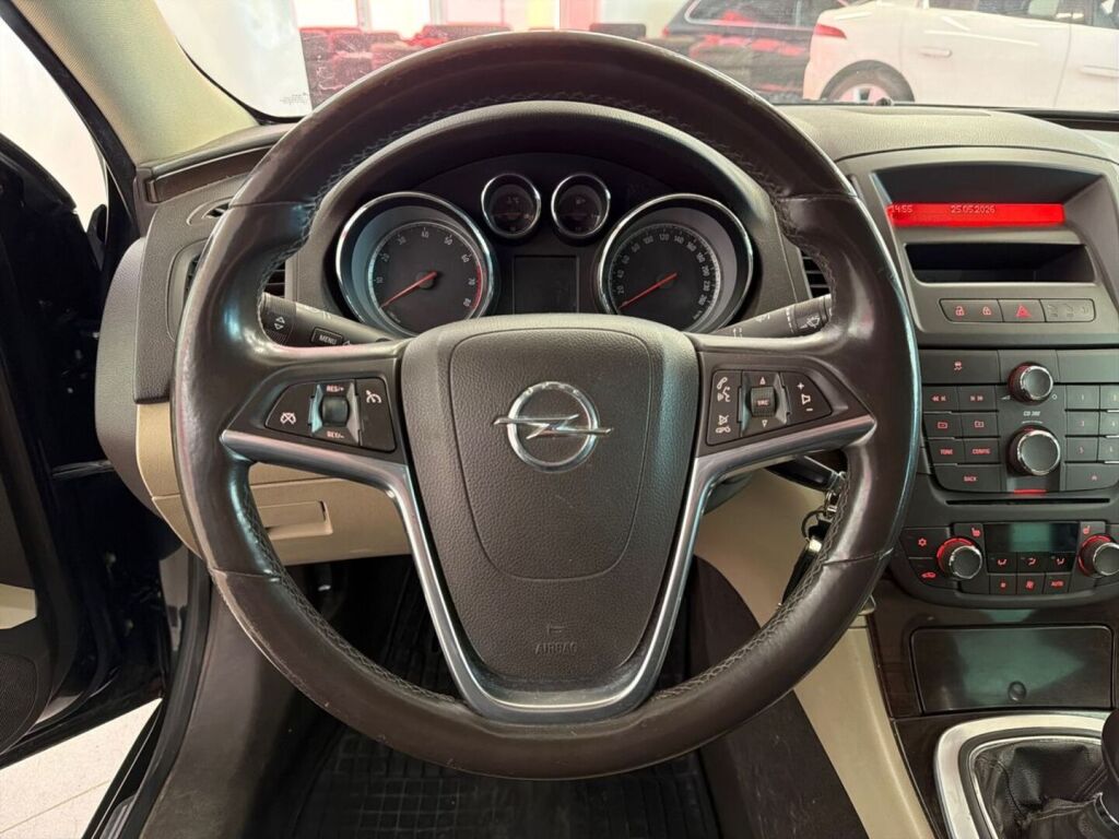 Opel Insignia 2009 Musta