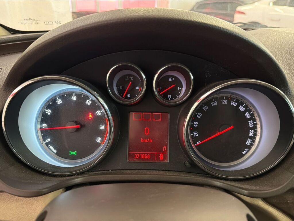 Opel Insignia 2009 Musta