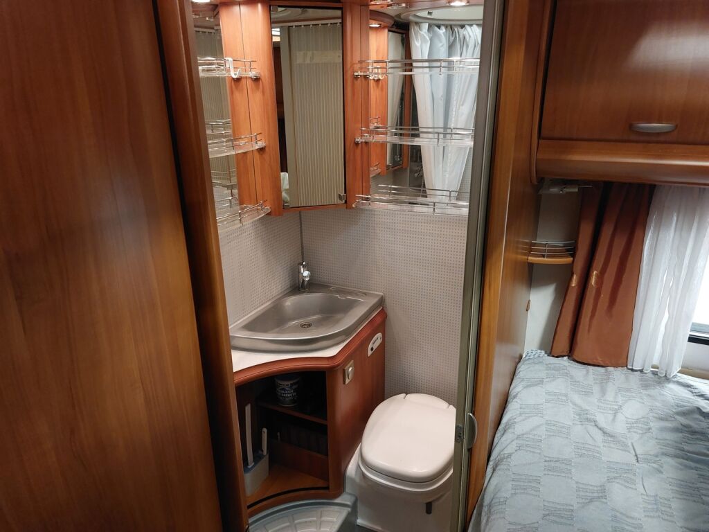 Hobby T 555 FS 2009 Valkoinen