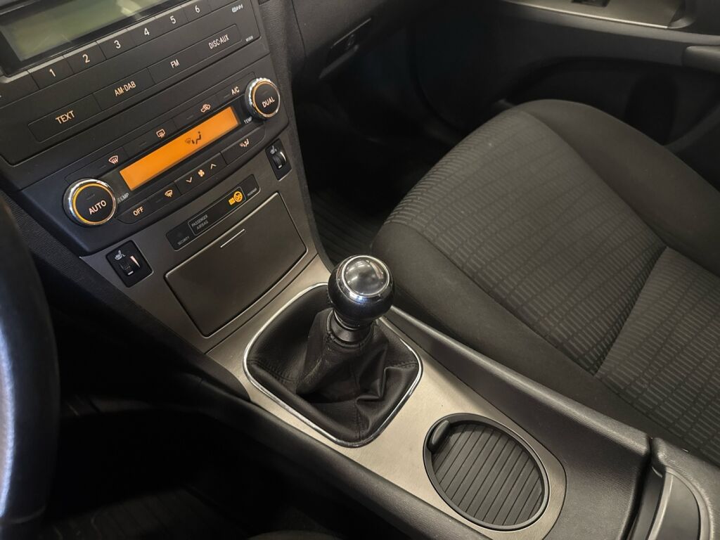 Toyota Avensis 2009 Harmaa