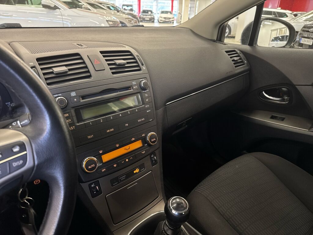 Toyota Avensis 2009 Harmaa