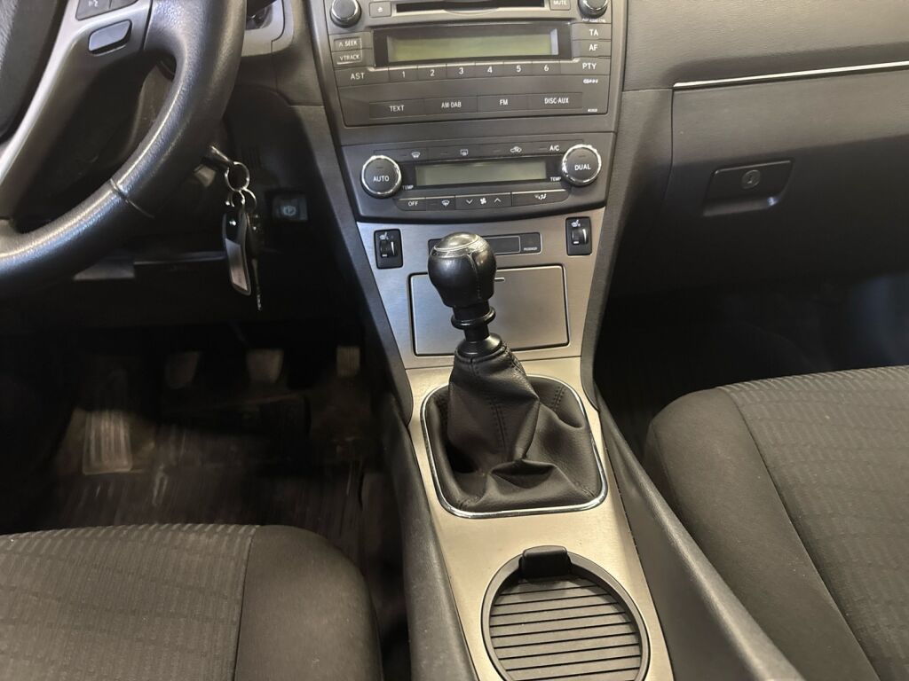 Toyota Avensis 2009 Harmaa