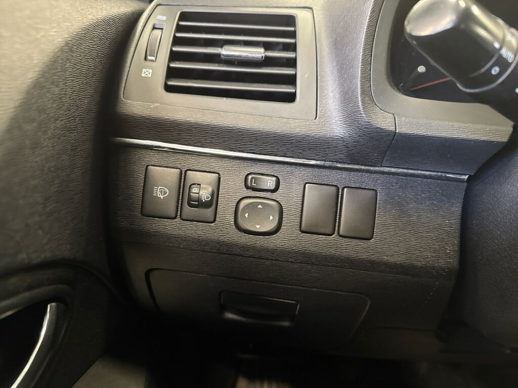 Toyota Avensis 2009 Harmaa
