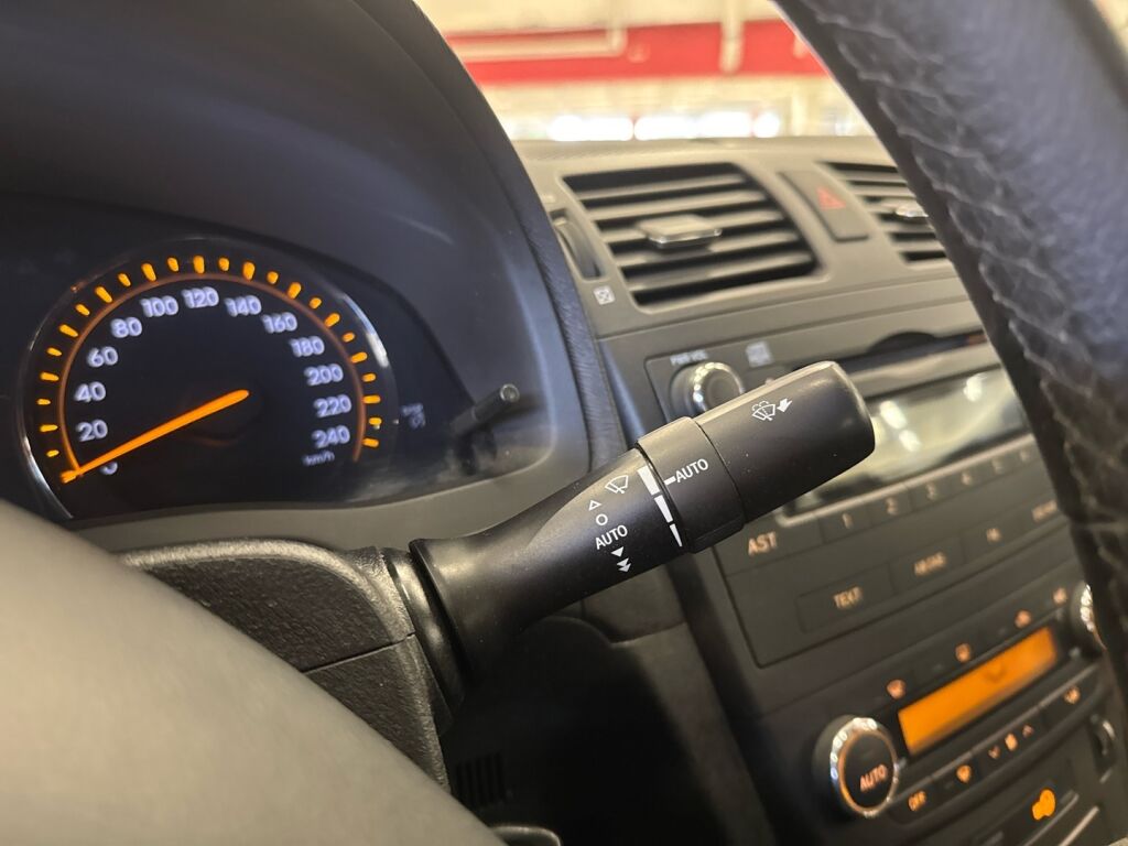 Toyota Avensis 2009 Harmaa
