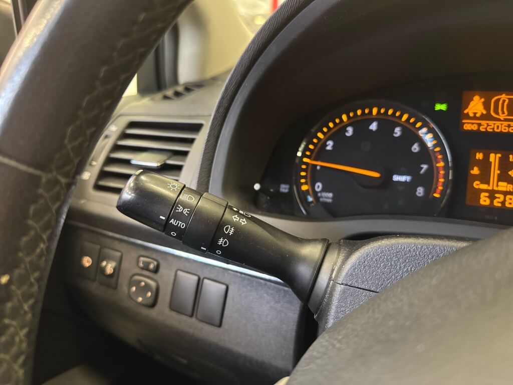 Toyota Avensis 2009 Harmaa