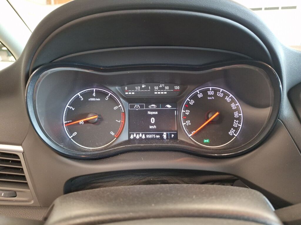 Opel Zafira 2017 Punainen