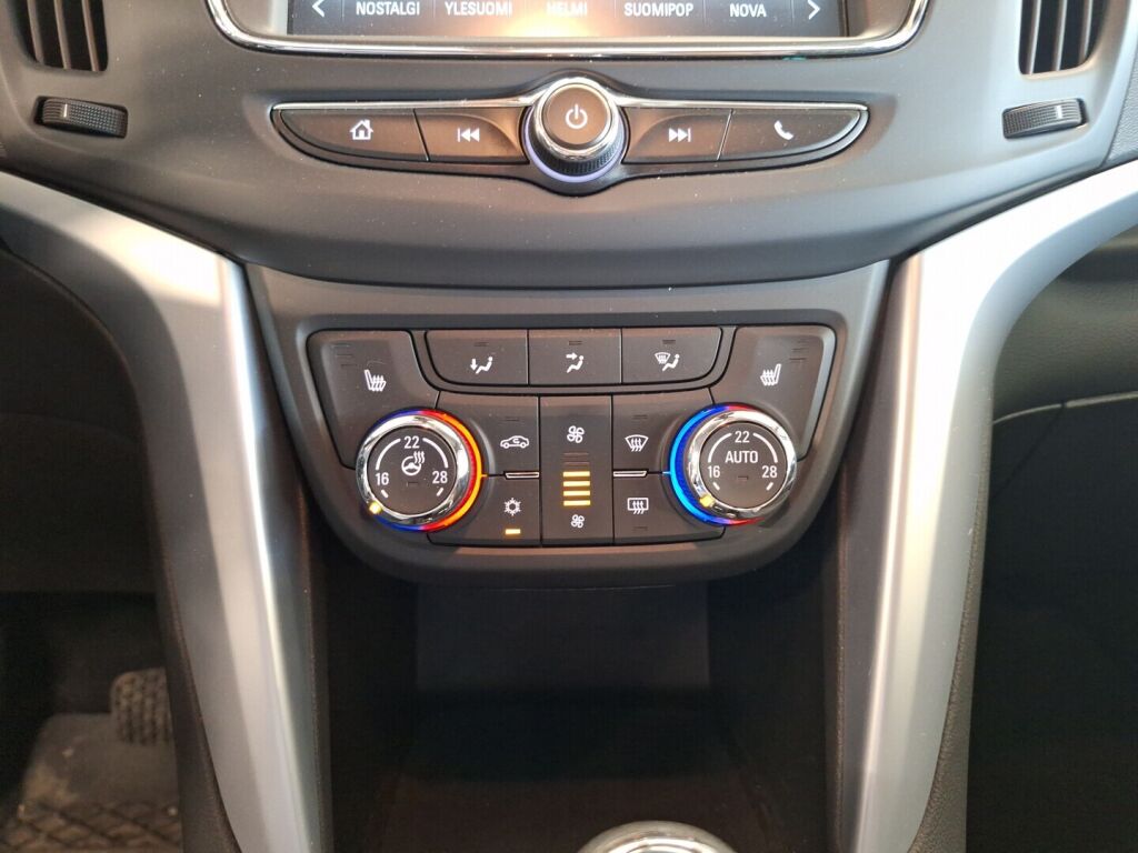 Opel Zafira 2017 Punainen