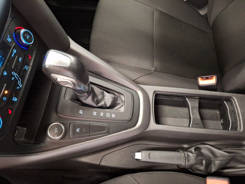 Ford Focus 2017 Valkoinen