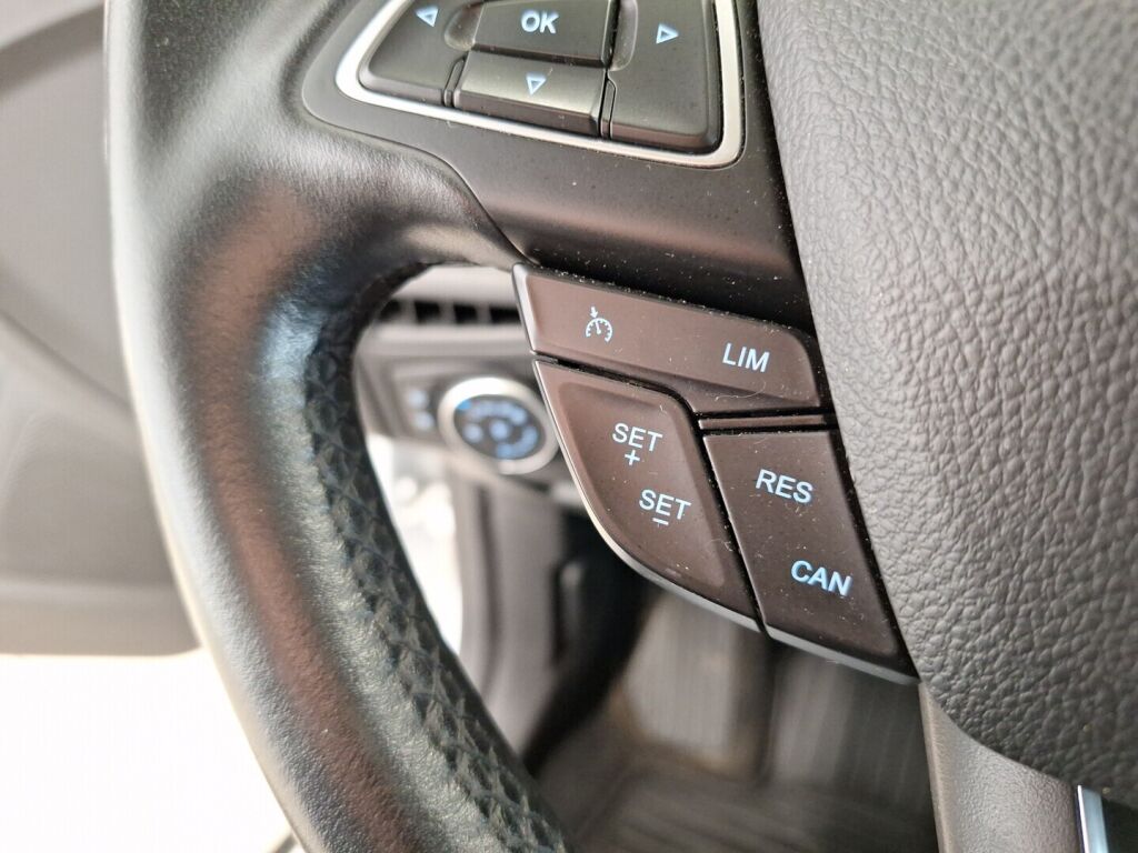 Ford Focus 2017 Valkoinen