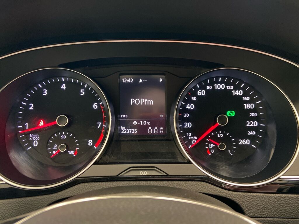 Volkswagen Passat 2017 Sininen