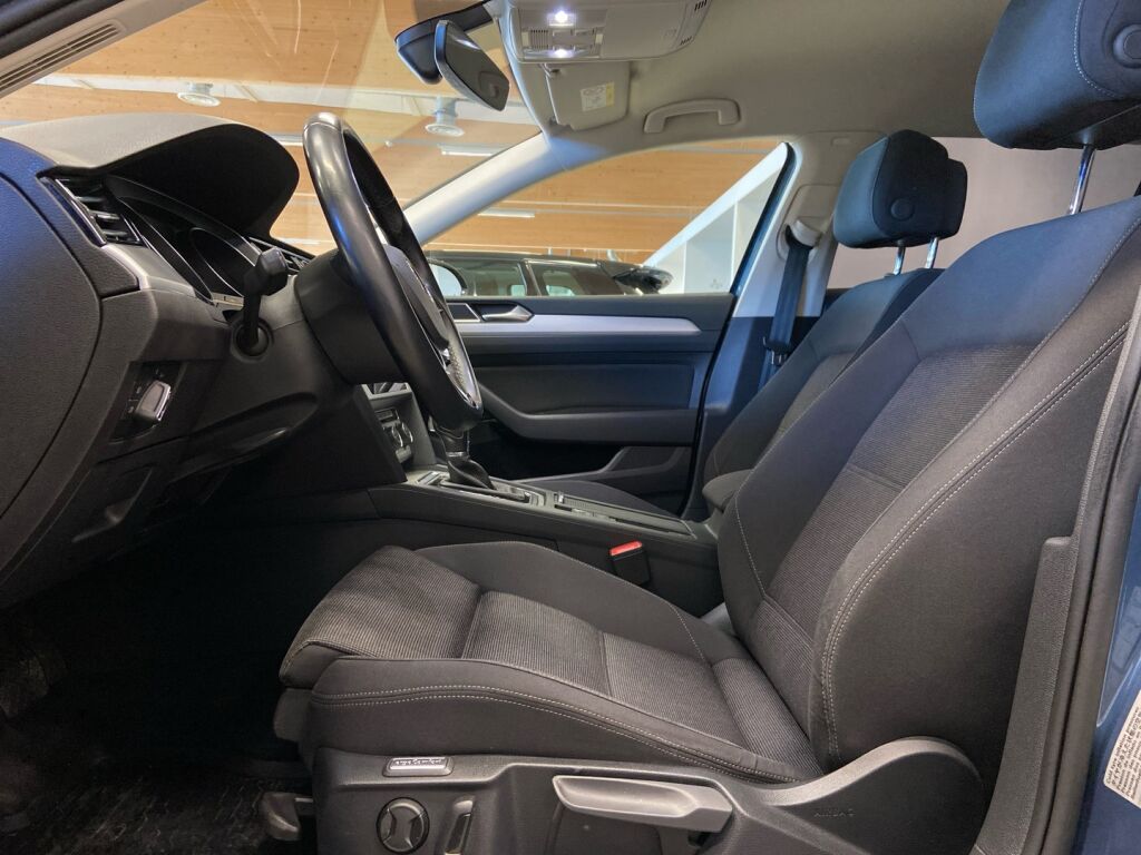 Volkswagen Passat 2017 Sininen