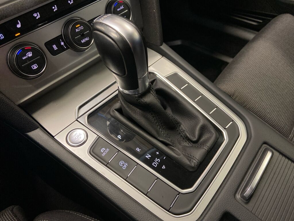 Volkswagen Passat 2017 Sininen