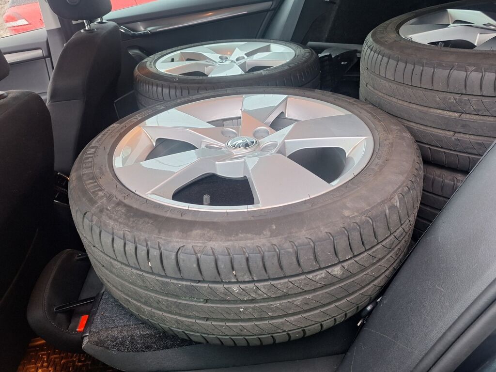 Skoda Octavia 2017 Harmaa