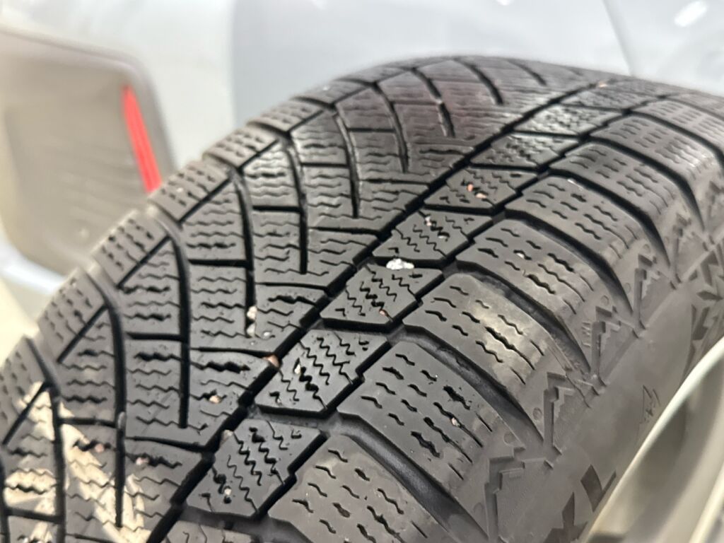 Hyundai IONIQ electric 2017 Monivär.